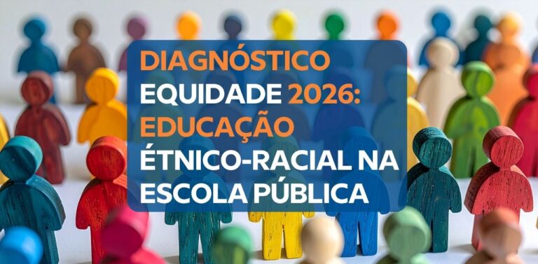 Professora negra conversa com um grupo de alunos sentados em roda em sala de aula de escola pública.